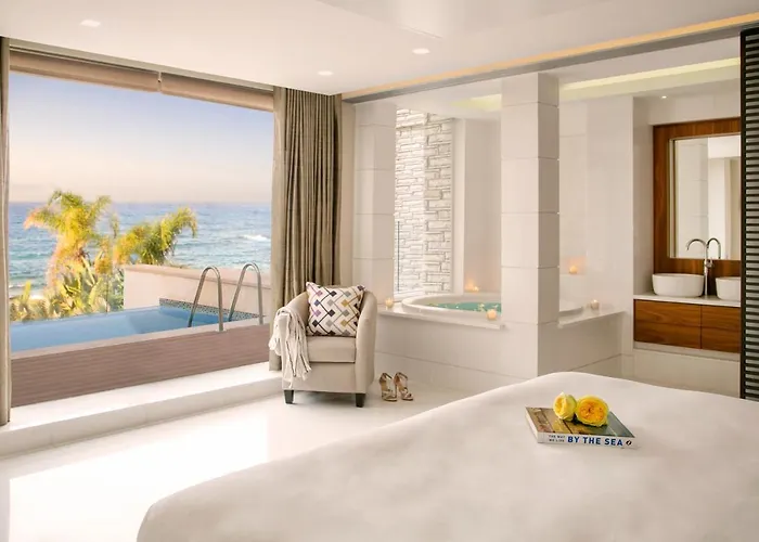 אתר נופש Cap St Georges 5*