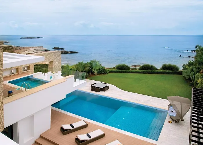 אתר נופש Cap St Georges 5*